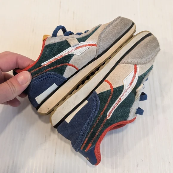 PUMA Kids Retro Colorful Sneakers - Gray and Red Size 9 - Picture 6 of 9